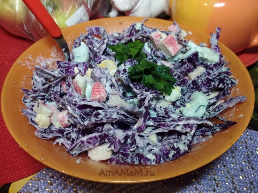 Салат из краснокочанной капусты с майонезом