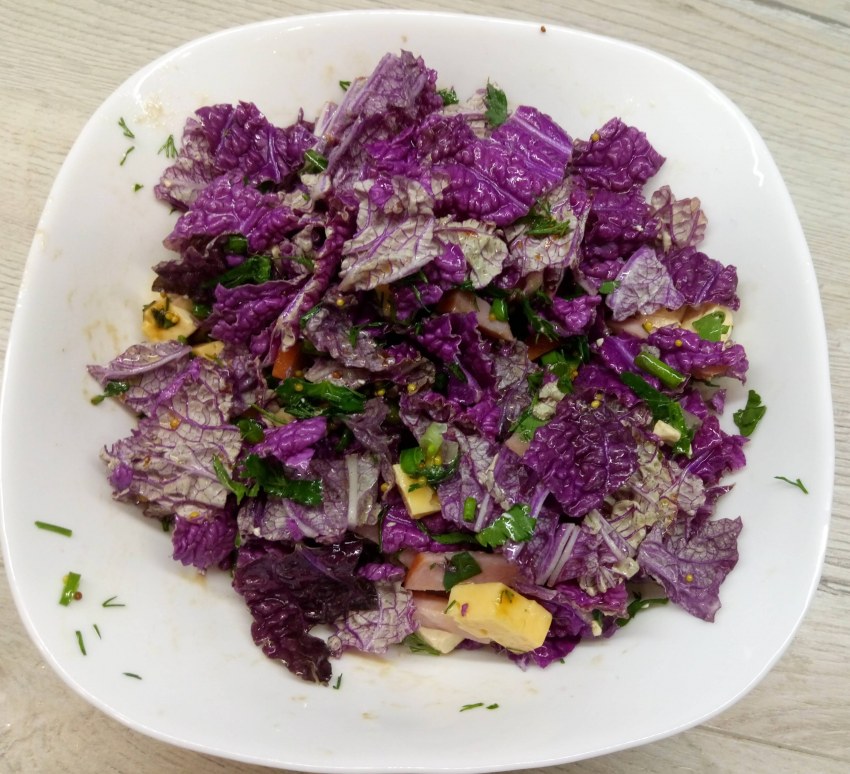 Салат из краснокочанной капусты