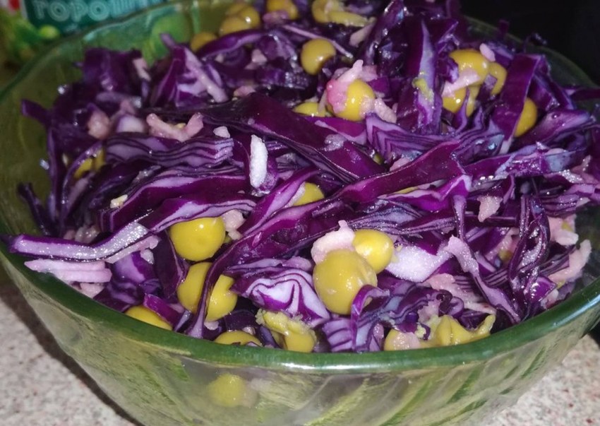 Салат из краснокочанной капусты с майонезом