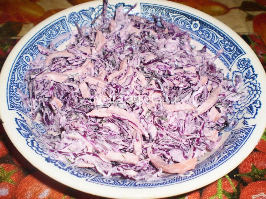 Салат из краснокочанной капусты