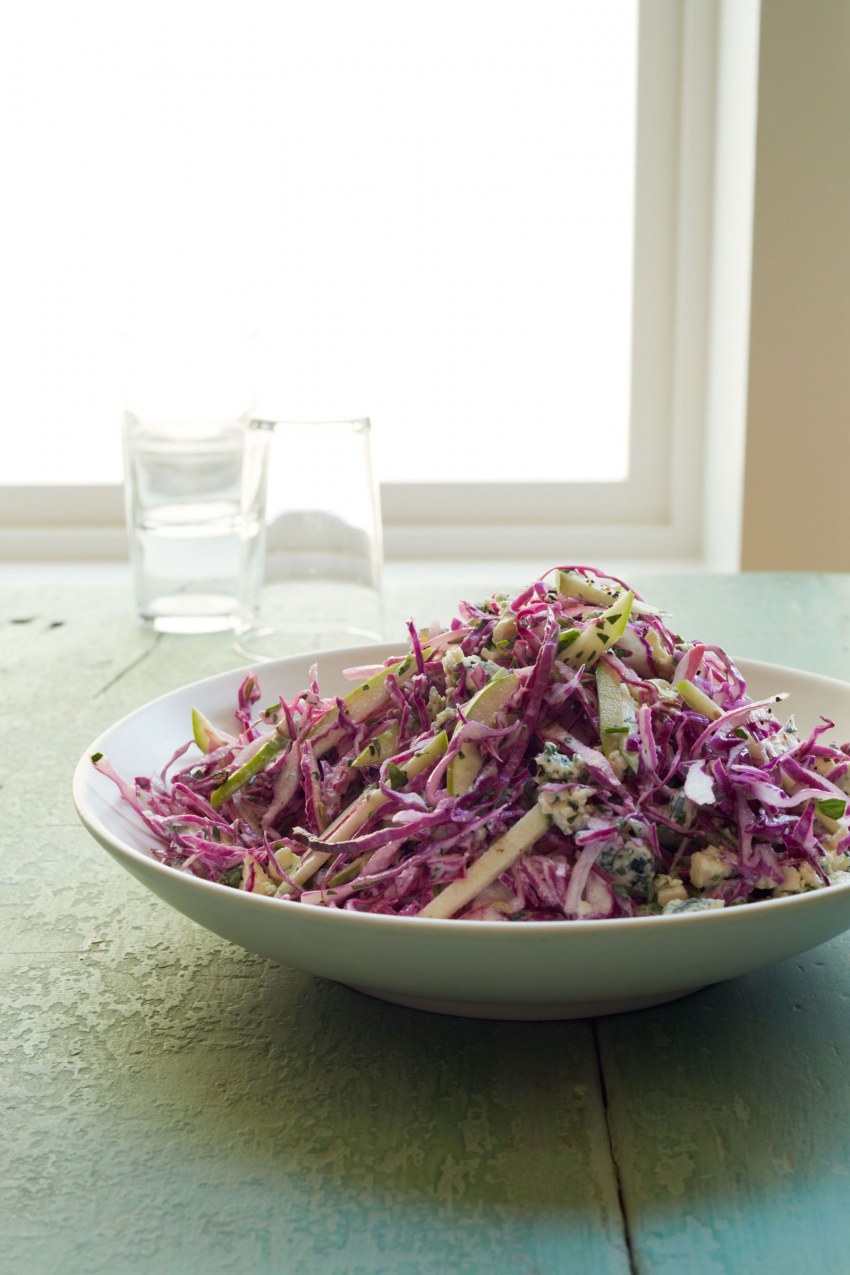 Салат с красной капустой и курицей