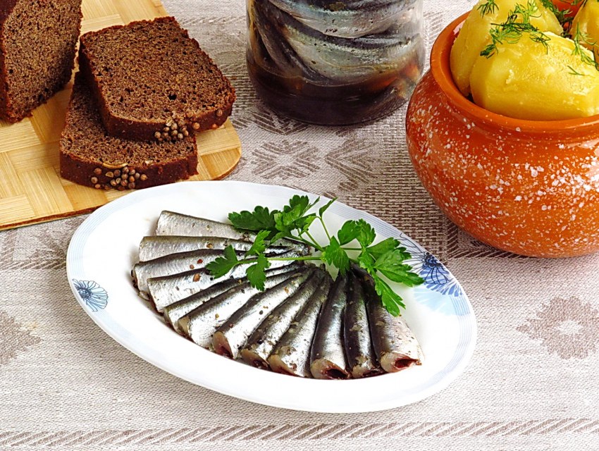 Рыбка скумбрия копченая