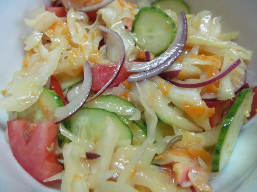 Салат с квашеной капустой