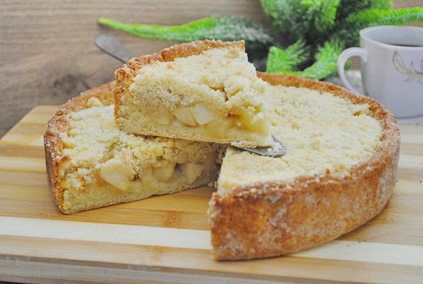 Выпечка с творогом и яблоками