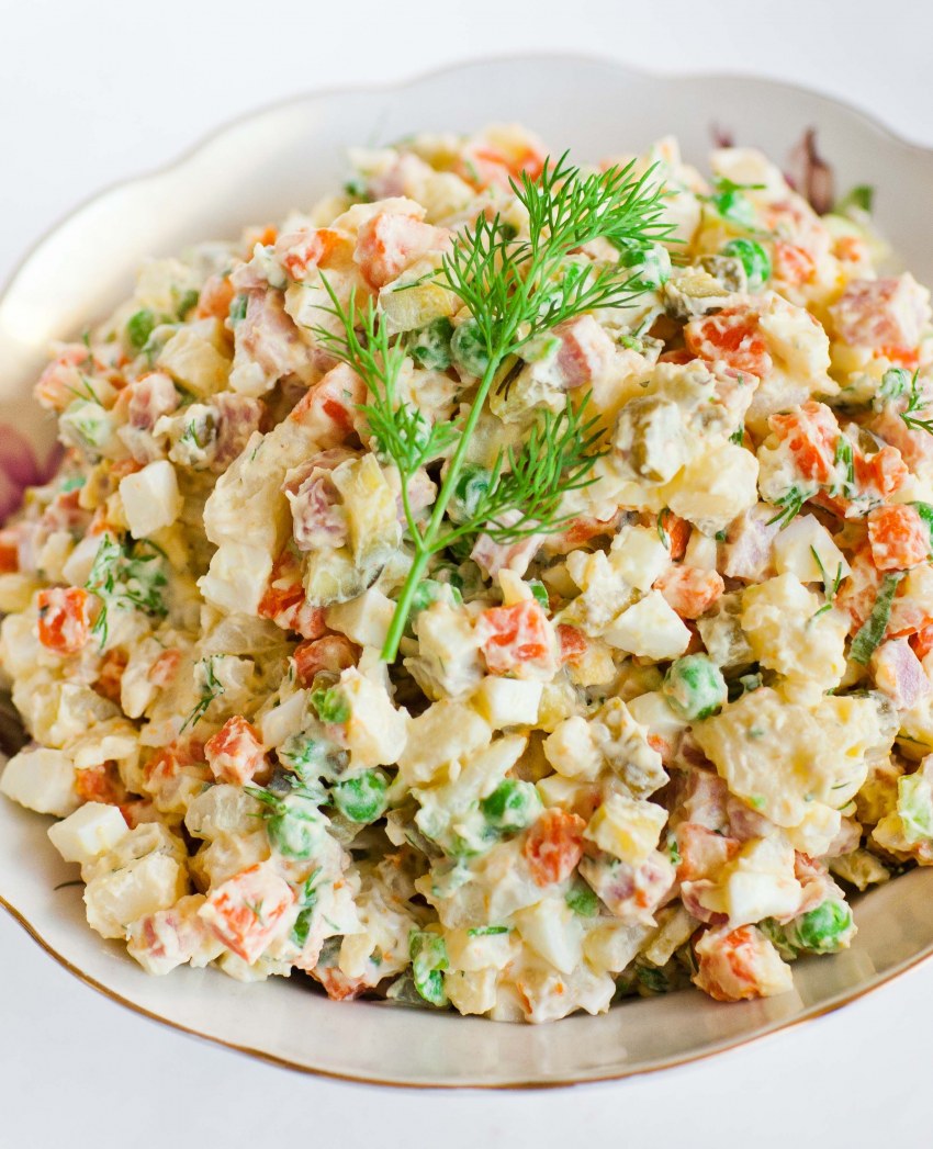 Салат столичный с курицей