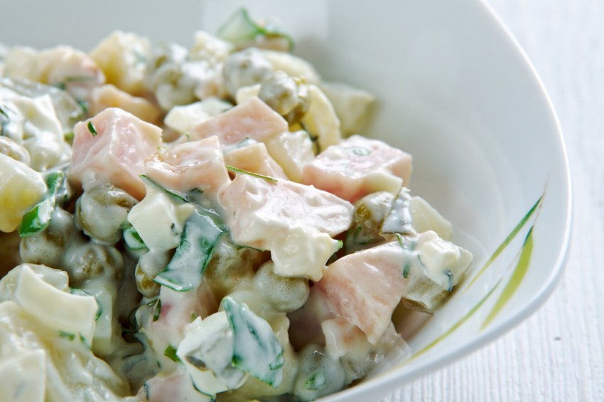 Оливье с куриной грудкой