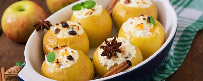 Яблоки фаршированные изюмом