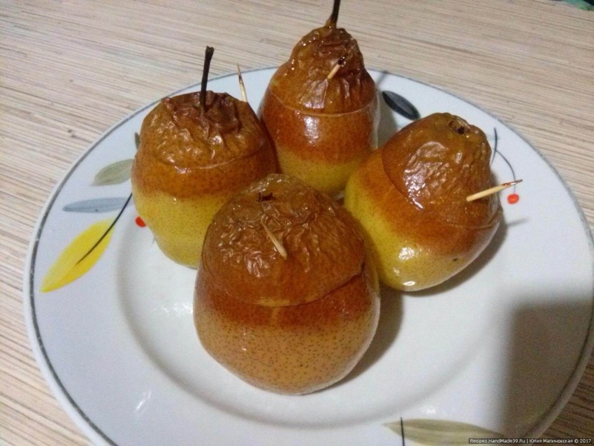 Груша в слойке