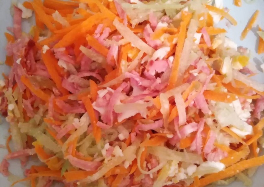 Салат из редьки с морковкой