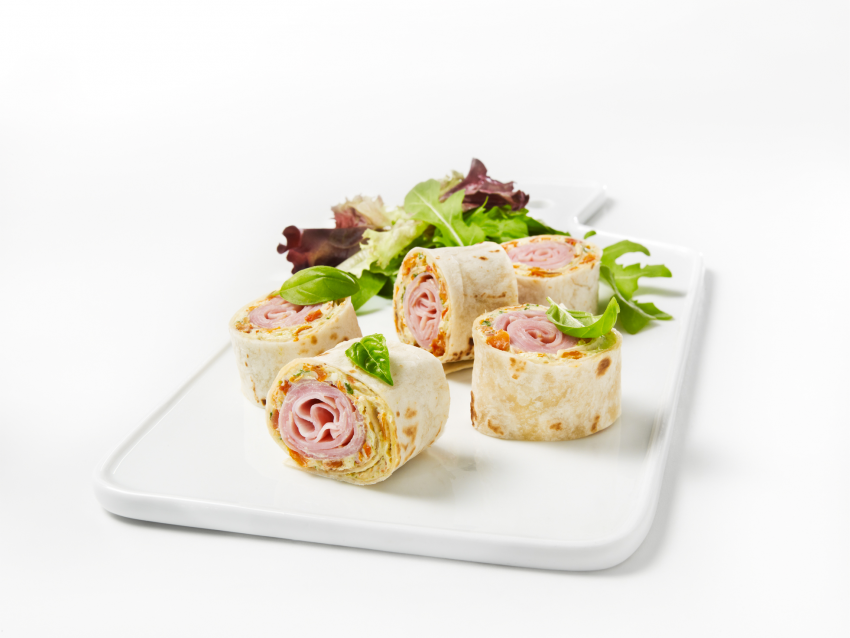 Лаваш с крабовыми палочками корейской морковкой