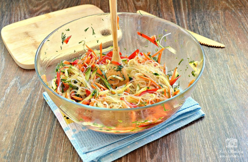 Salat фунчоза