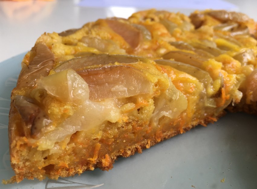 Морковный пирог с изюмом