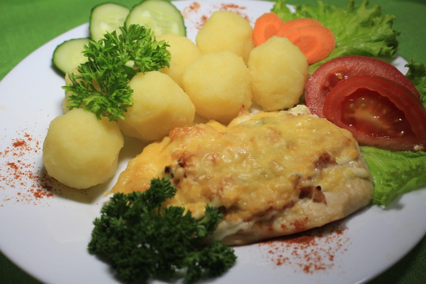 Куриная отбивная с картошкой
