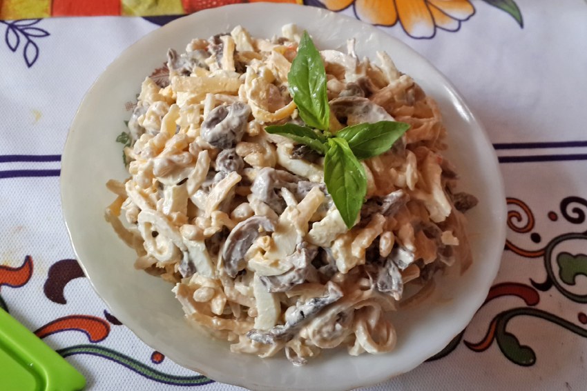 Салат Парижанка с кальмарами
