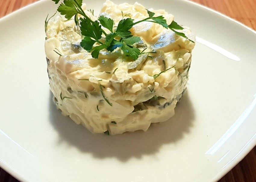 Салат Летучий голландец с кальмарами