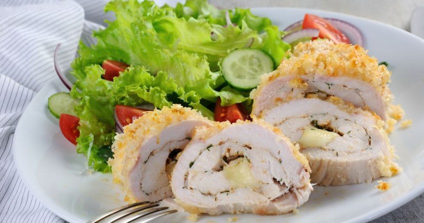 Куриный рулет в панировке