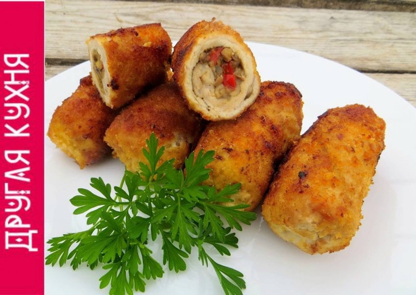 Куриный рулет из кусочков курицы