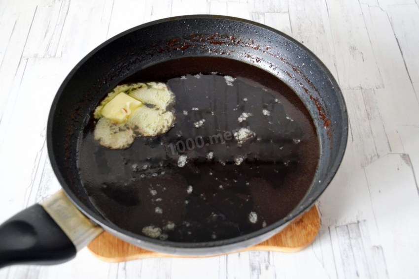 Свиные рёбрышки на сковороде с картошкой