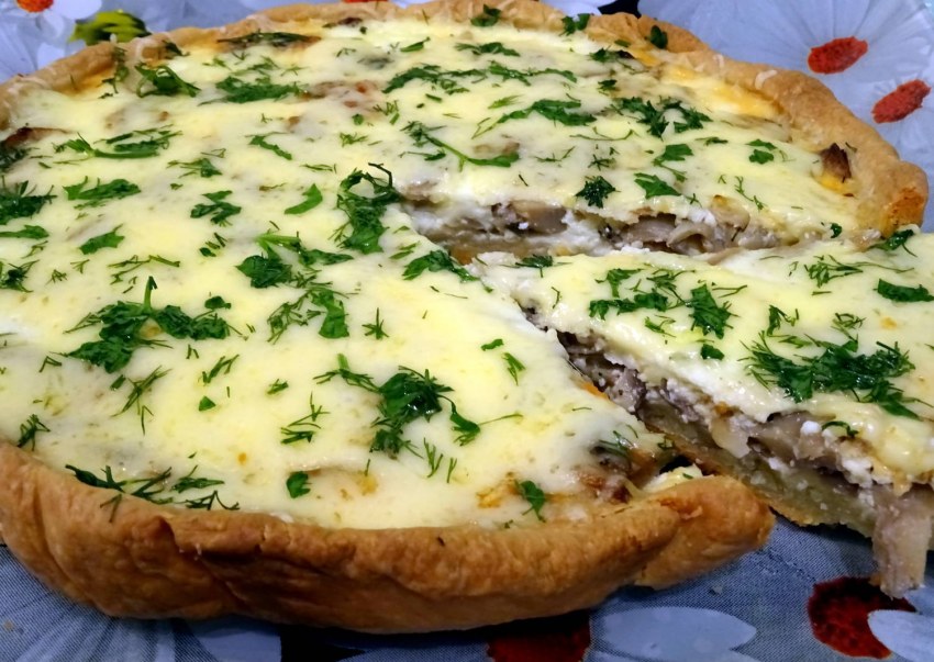 Заливной пирог с курицей и грибами