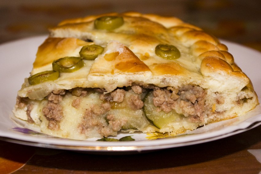 Пирог с фаршем и картошкой