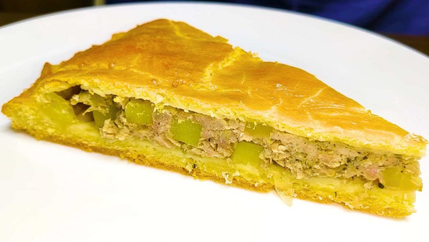 Пирог с фаршем картошкой и сыром