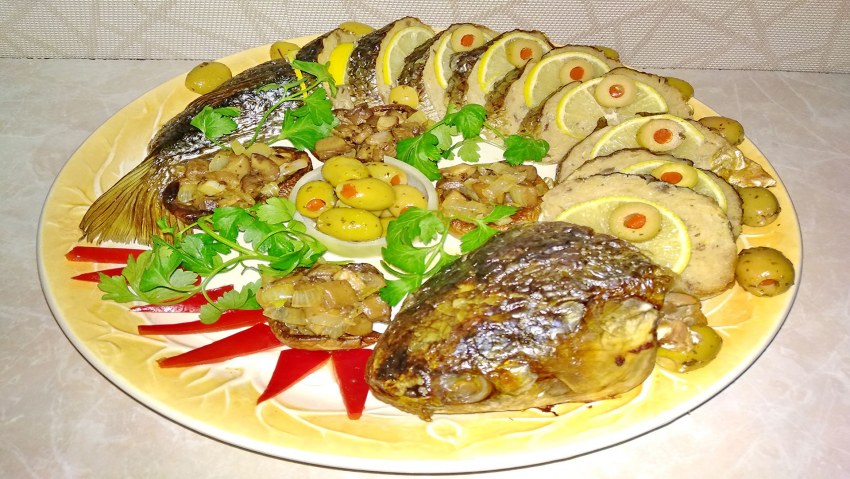 Скумбрия фаршированная запеченная