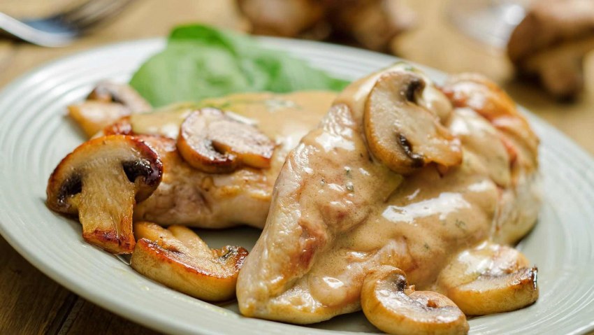 Куриные рулетики с моцареллой