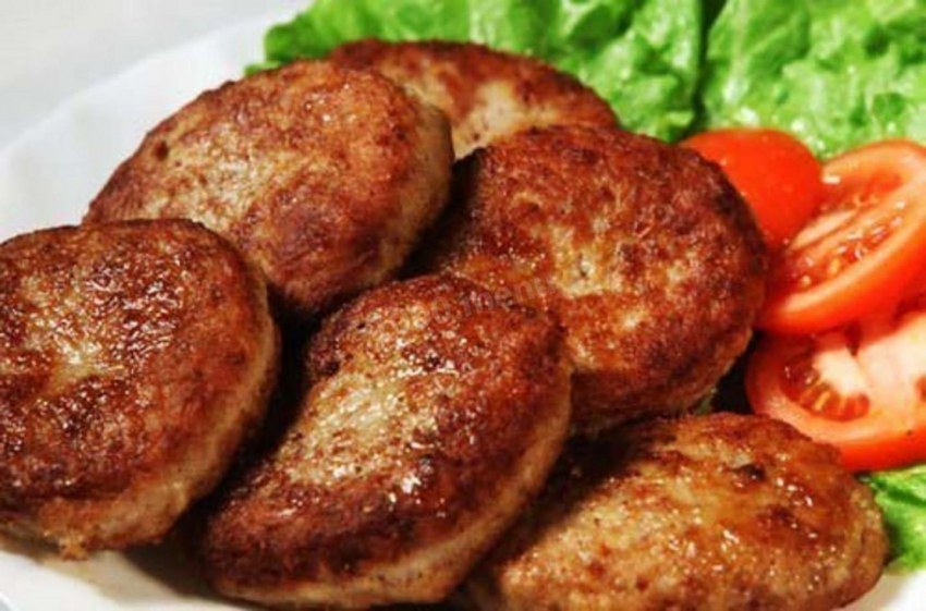 Котлетки из куриной печени с овощами