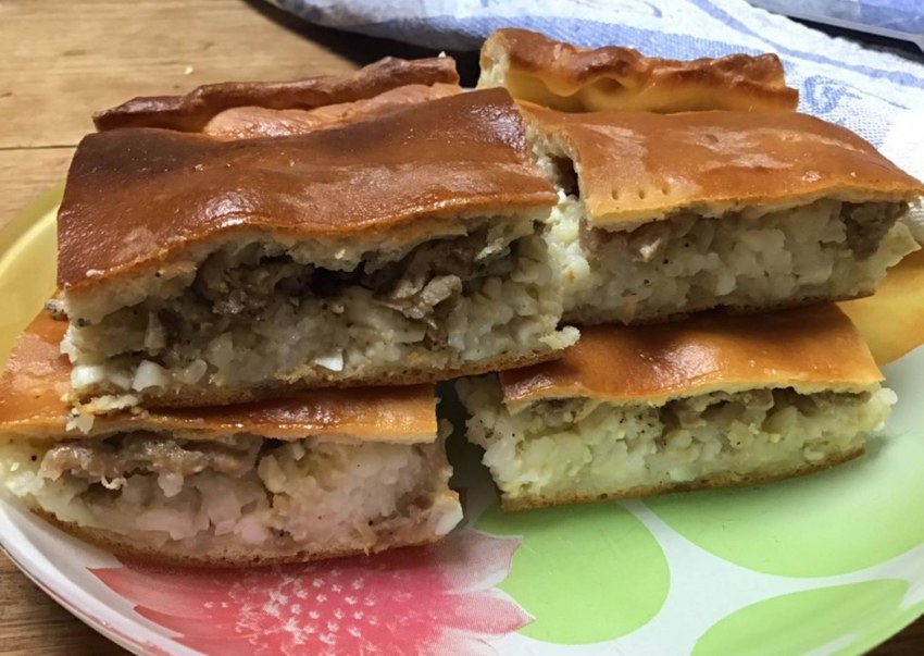 Пирог с мясом и рисом