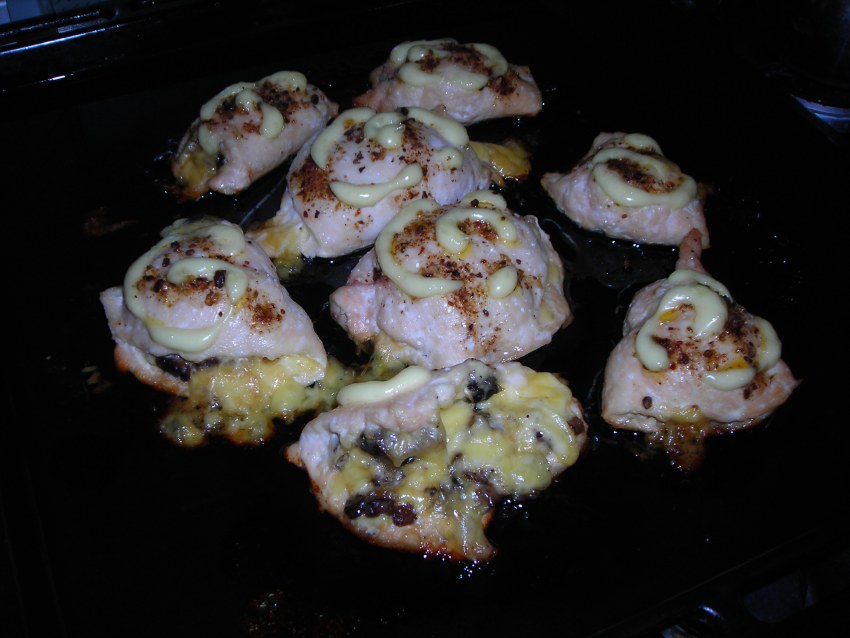 Лаваш с сыром и зеленью на сковороде