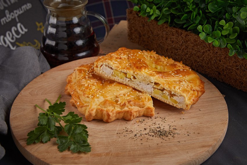 Пирог с курицей и картошкой