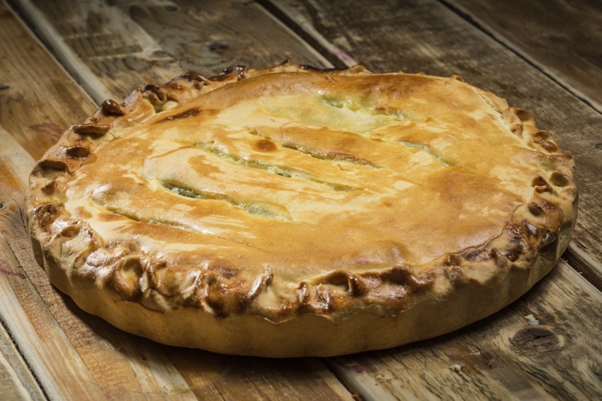 Пирог с курицей и картофелем