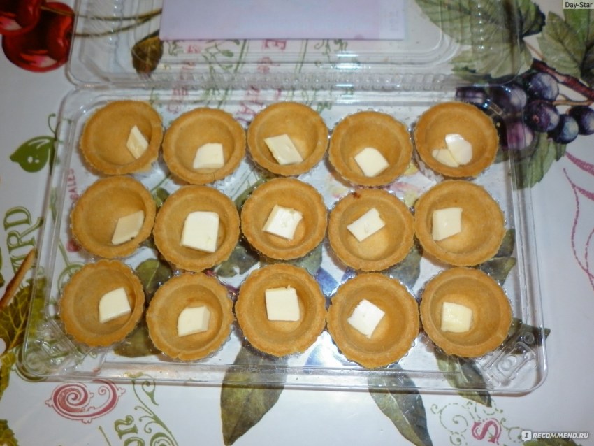 Канапе с икрой и севрюгой