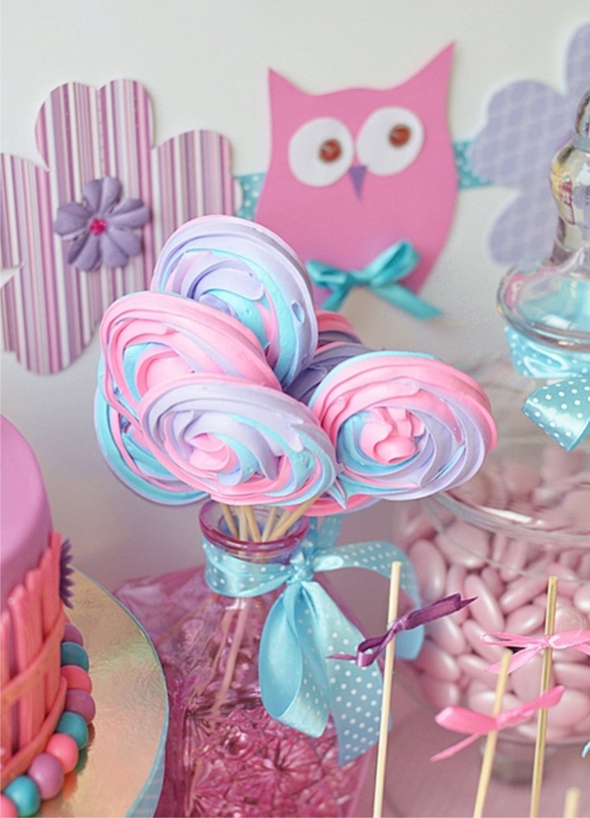 Фигурки из меренги на палочке
