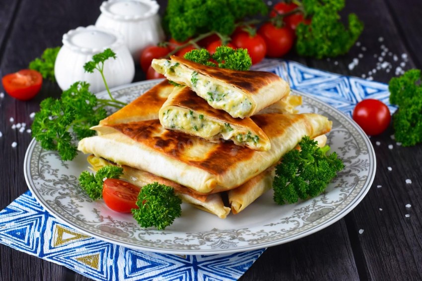 Лаваш с сыром и зеленью