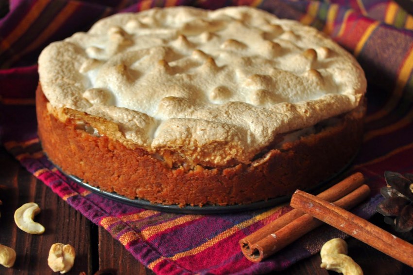 Пирог с лимоном и грушей