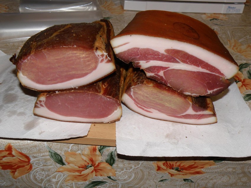 Сыровяленая свинина
