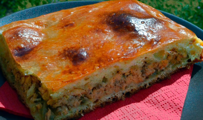 Пирог рыбный с селедкой