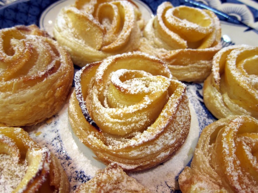 Булочки с корицей и изюмом