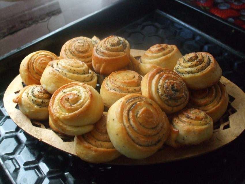 Булочки с изюмом