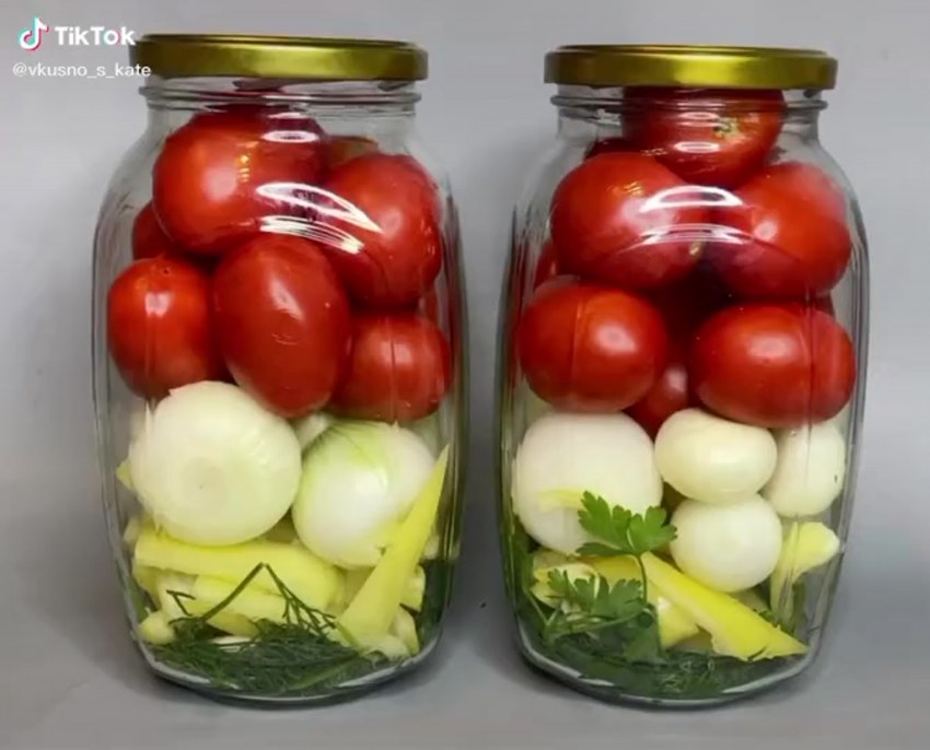 Маринованные помидоры с перцем