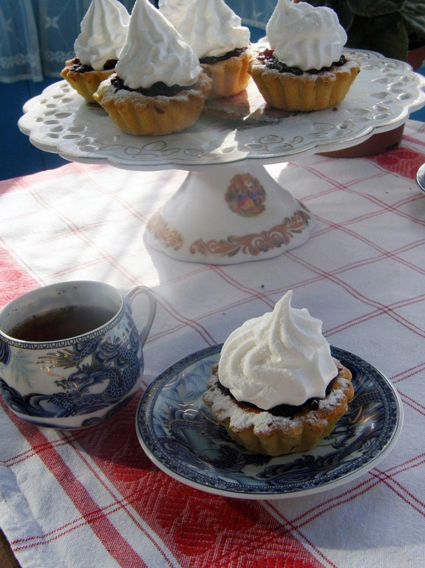 Корзиночки безе с кремом