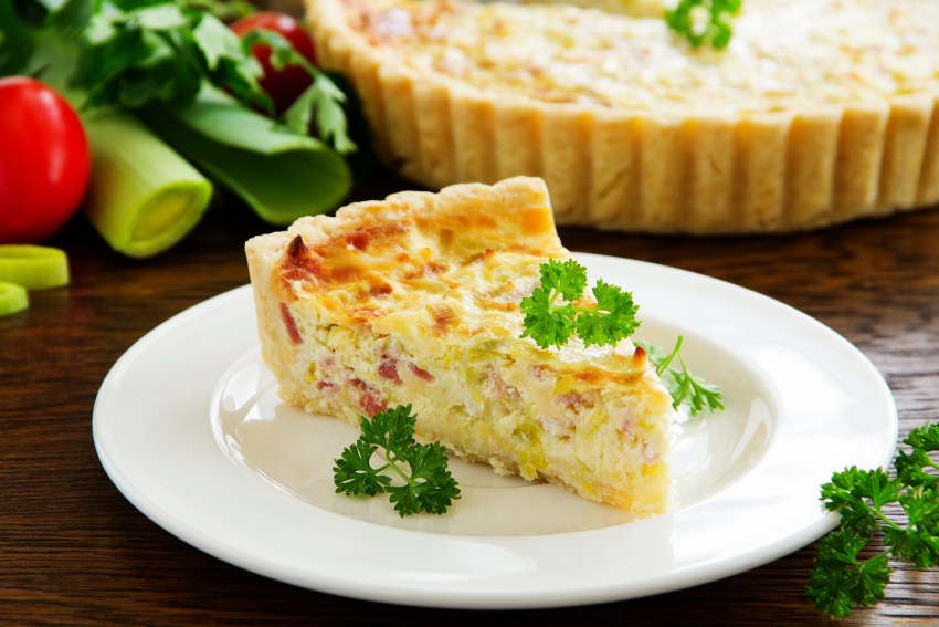 КИШ С семгой и брокколи