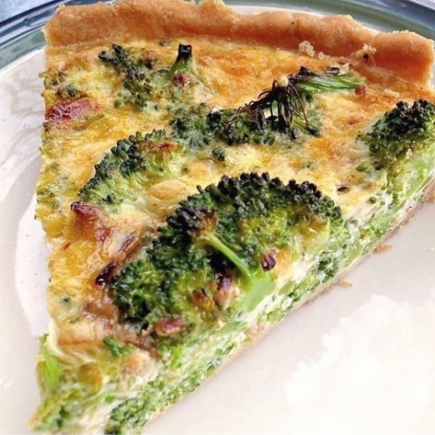 КИШ Лорен с лососем и брокколи