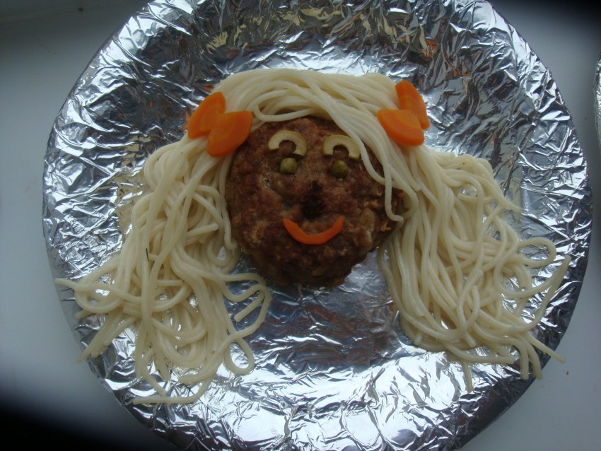 Тефтели с макаронами
