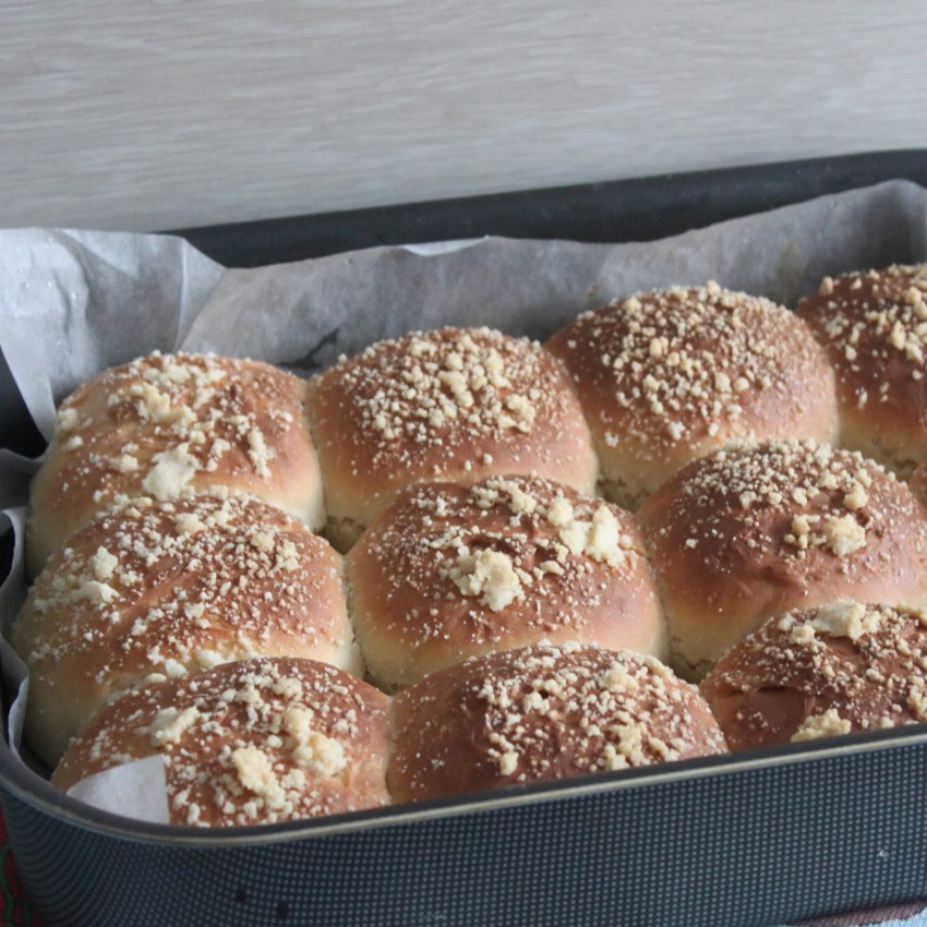 Красивые булочки со сгущенкой