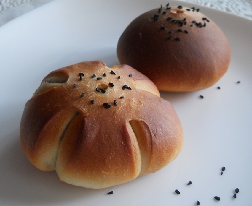Булочка с кунжутом