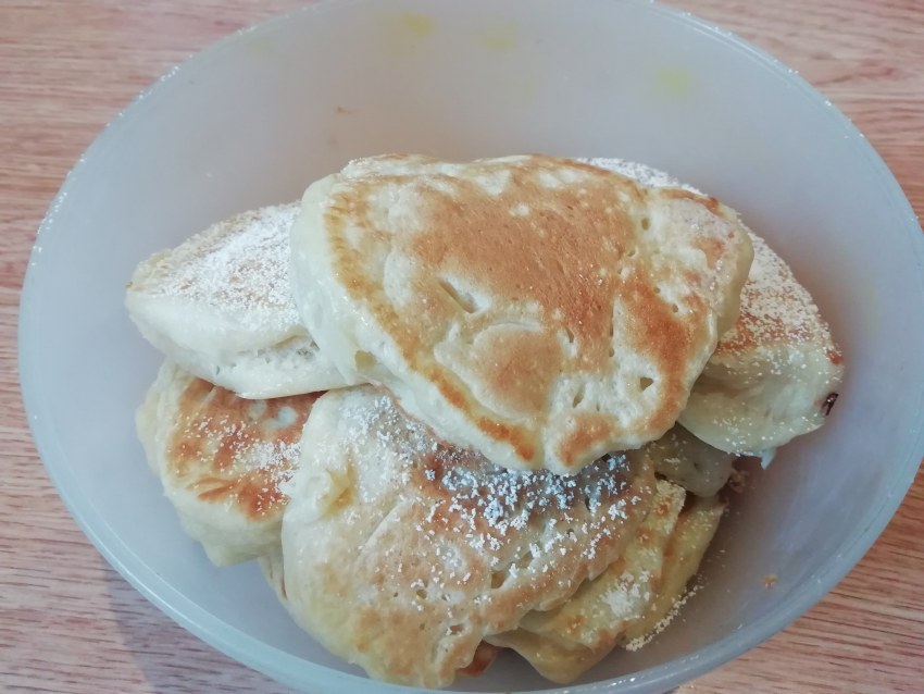 Оладьи на кефире и дрожжах