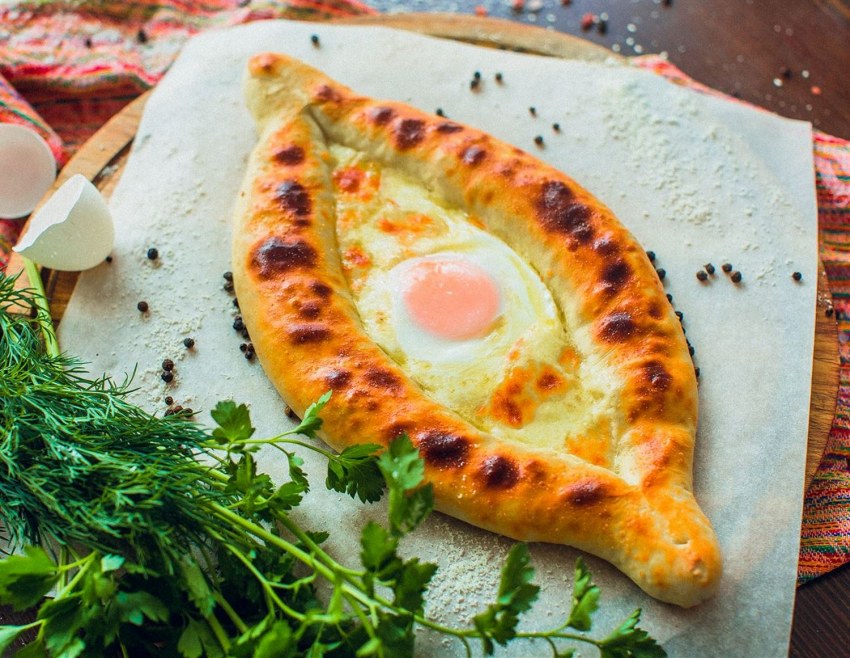 Хачапури по аджарски с овощами