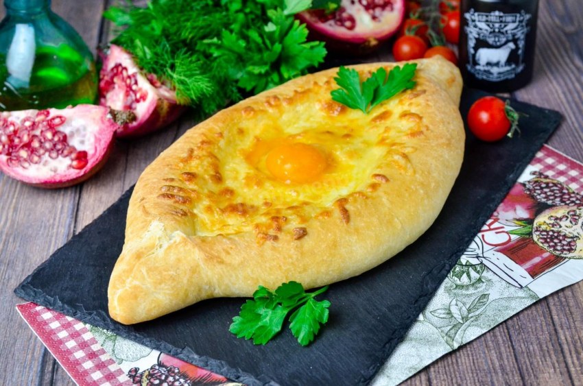 Пирог по аджарски с сыром